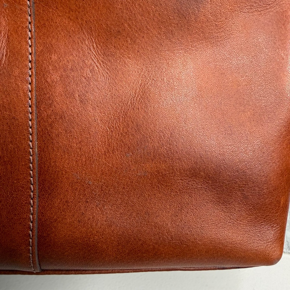 Wild West Leather Crossbody Bag Tan Buckle Flap Zip Pockets Adjustable Strap - Picture 8 of 16